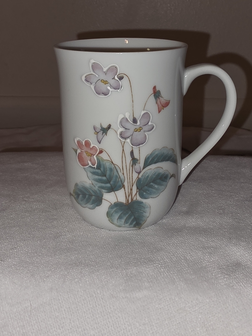 Otagiri Floral Porcelain Mug with Teal Leaves and Pink Lilac Blooms